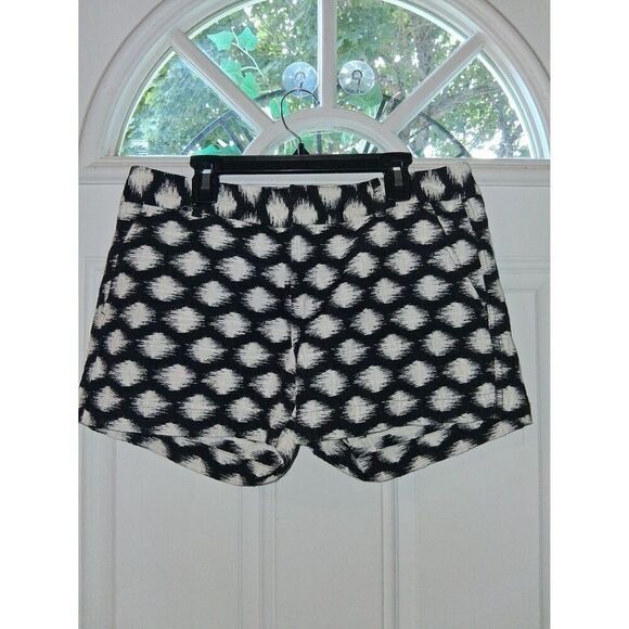 Banana Republic Shorts 6 Black & White - Picture 2 of 5